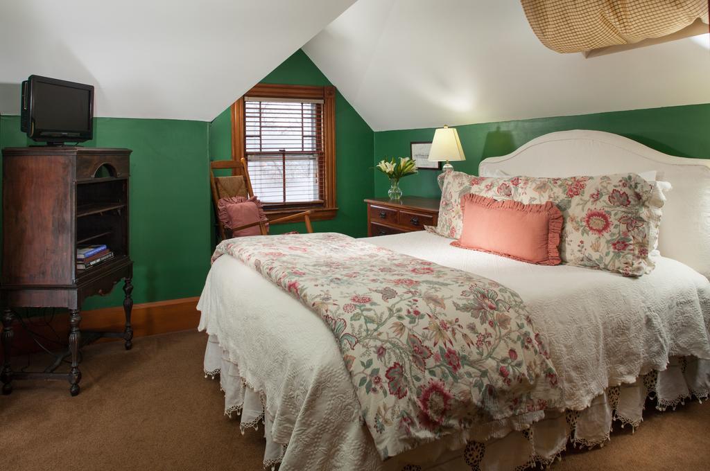 Lang House On Main Street Bed & Breakfast เบอร์ลิงตัน ภายนอก รูปภาพ