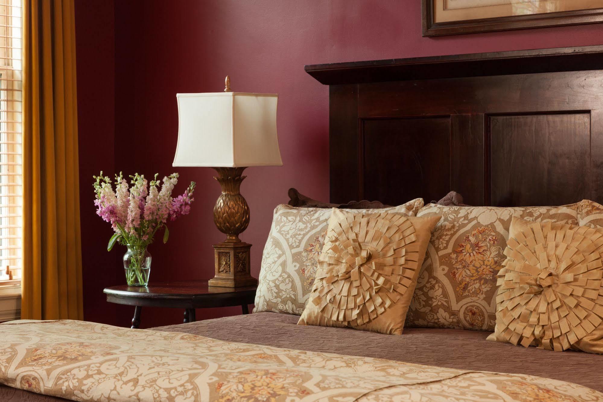Lang House On Main Street Bed & Breakfast เบอร์ลิงตัน ภายนอก รูปภาพ