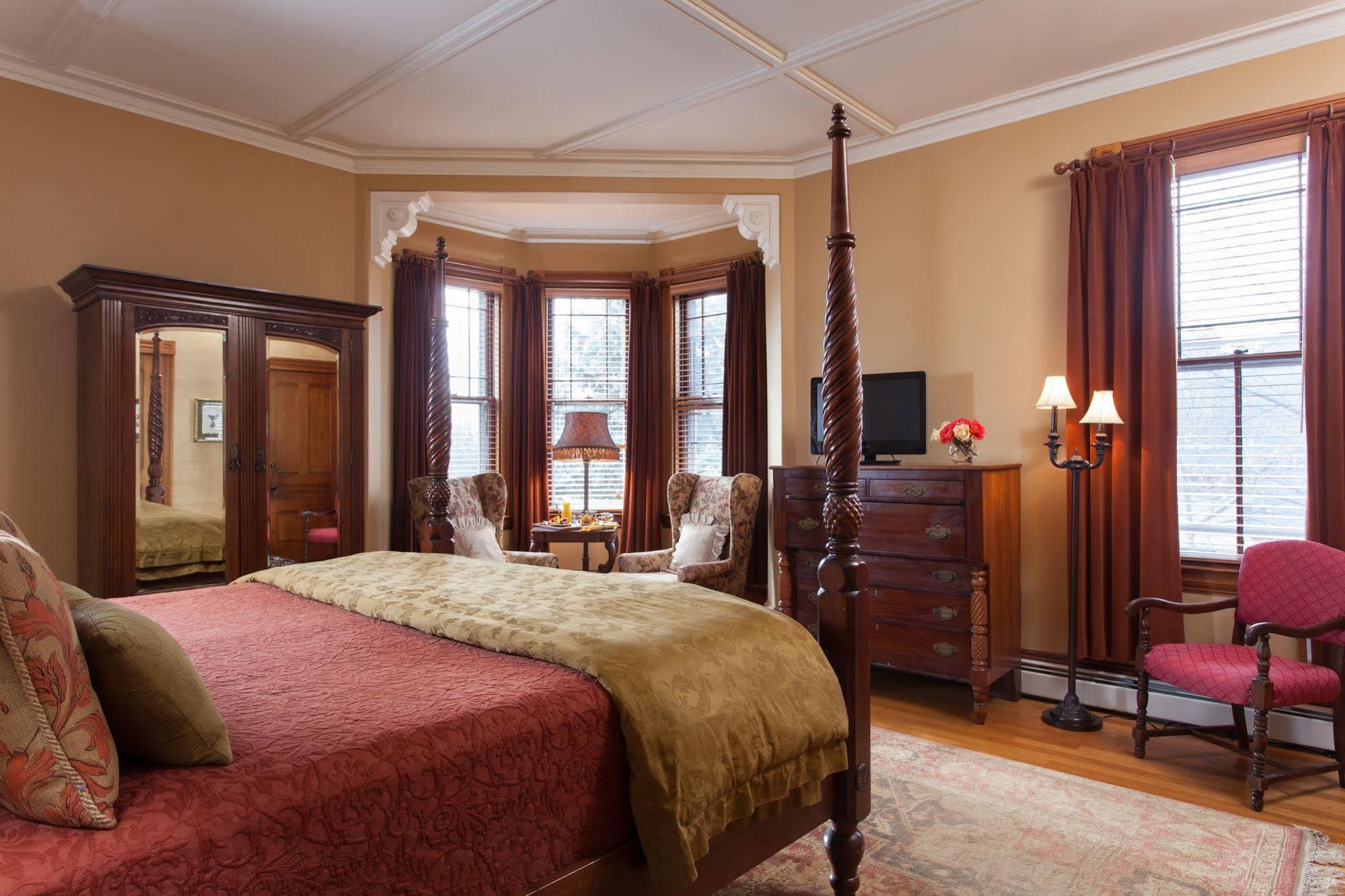 Lang House On Main Street Bed & Breakfast เบอร์ลิงตัน ภายนอก รูปภาพ