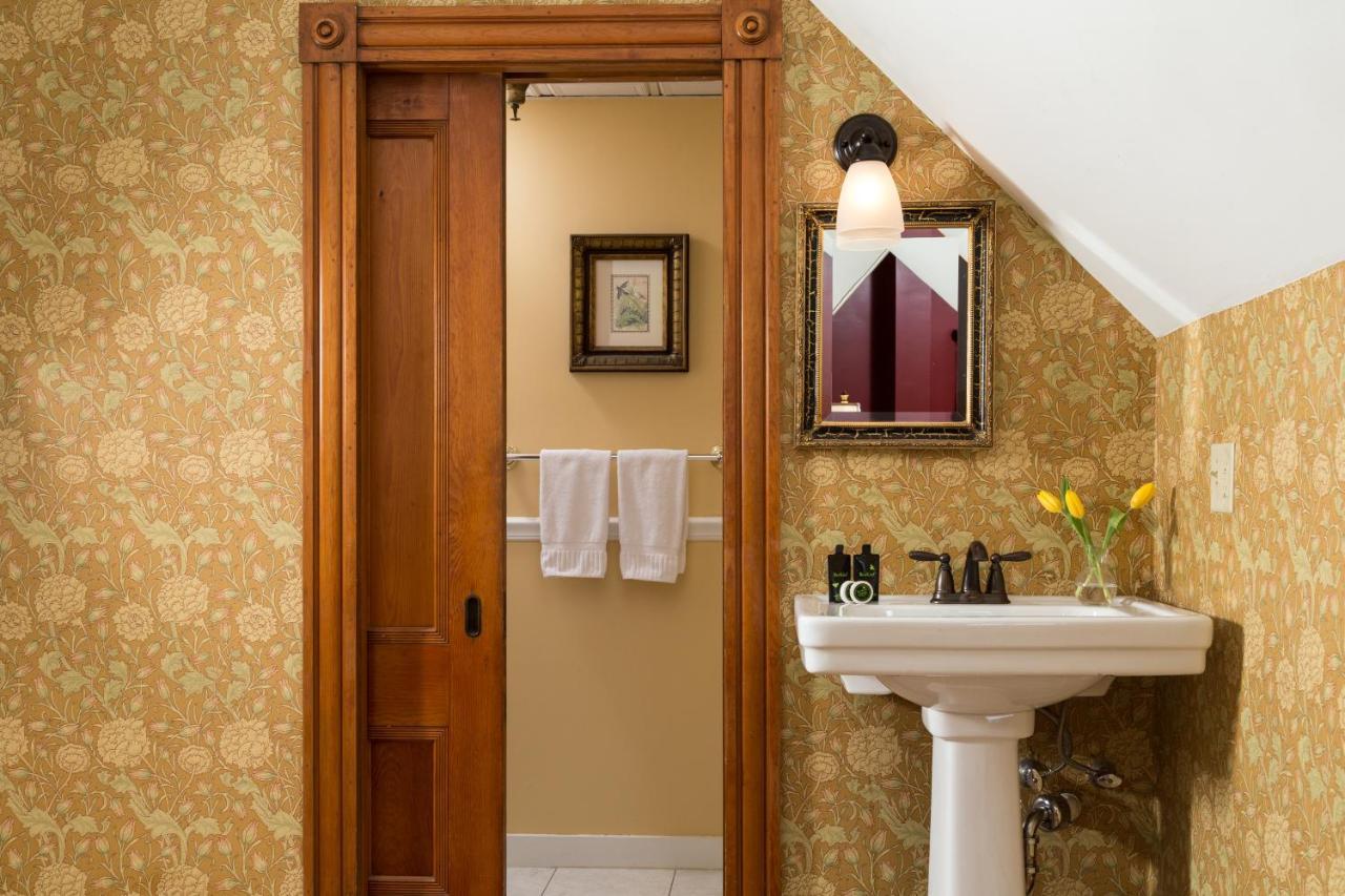 Lang House On Main Street Bed & Breakfast เบอร์ลิงตัน ภายนอก รูปภาพ
