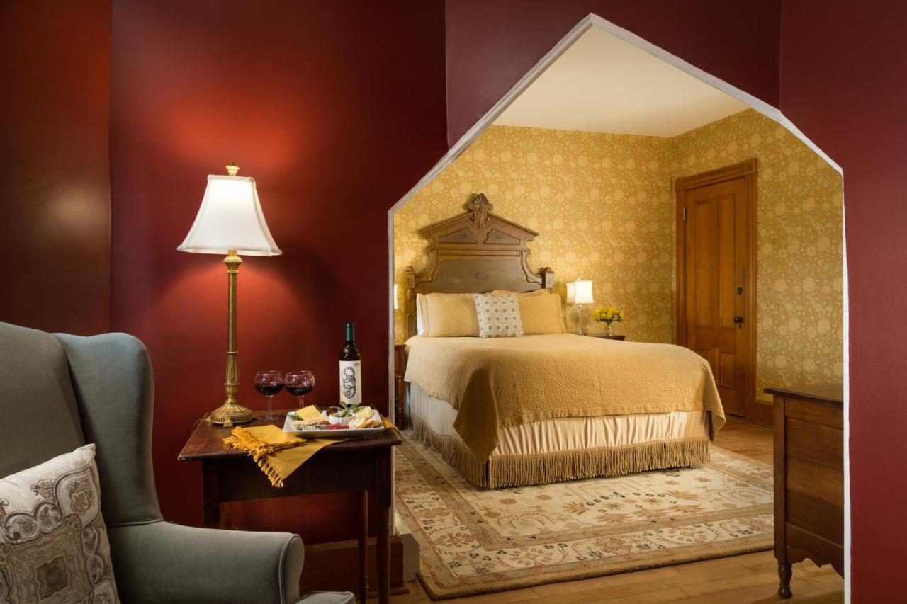 Lang House On Main Street Bed & Breakfast เบอร์ลิงตัน ภายนอก รูปภาพ